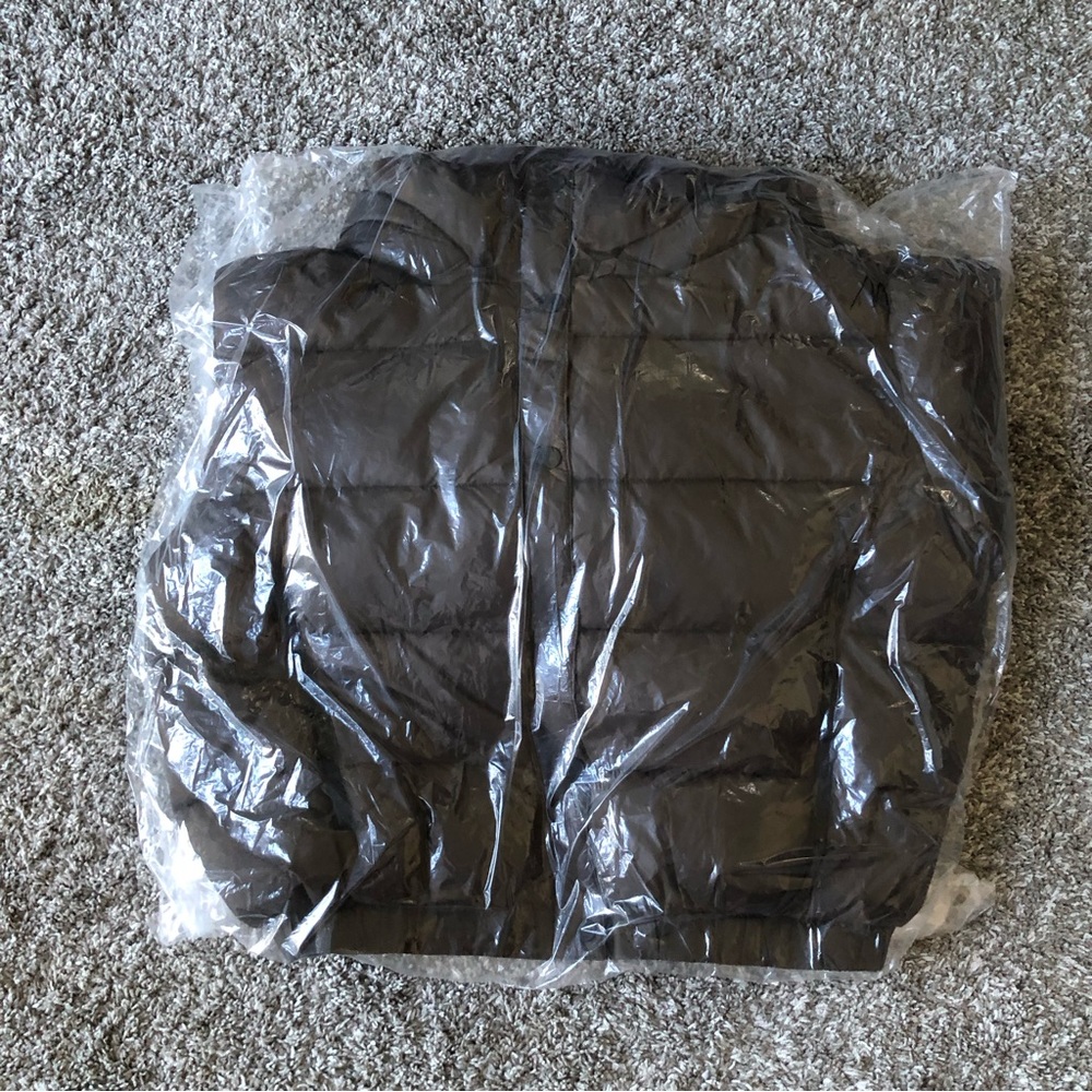 Alo Yoga Aspen Love Puffer Jacket Espresso Medium - Picture 3 of 5